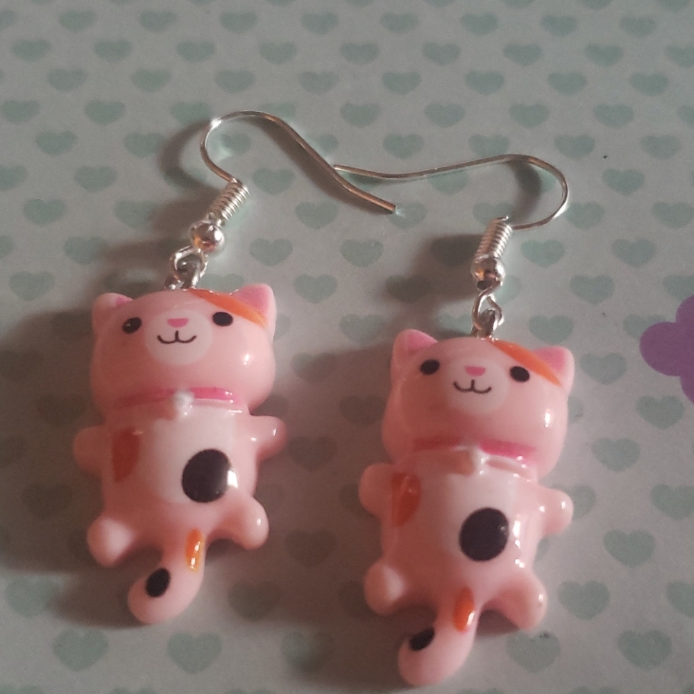 kawaii light pink calico cat earrin… - Picture 2 of 3
